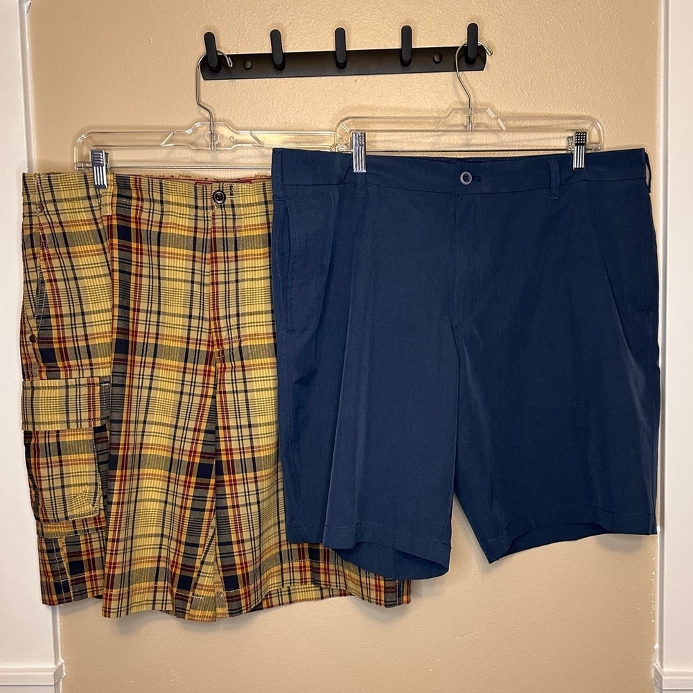 Lot of 2 Izod Men's Blue Performance Flat Front & Plaid Cargo Shorts Size 38